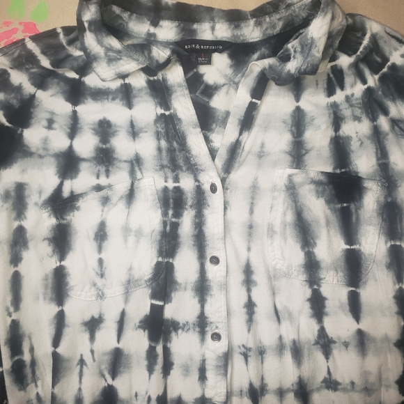 ROCK & REPUBLIC LONG SLEEVE BLACK & WHITE TIE DYE SHIRT SIZE LARGE - Picture 4 of 10